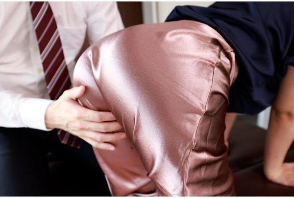 AKDLD-311 [AKNR Fetishism] Fully Clothed Glossy Satin Office Lady I Got Turned On By My Colleague's Smooth Satin Screenshot 14