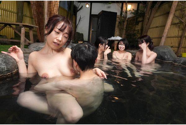 DANDYA-043 "Sorry For Making Your Penis So Big," Said The Aunt. Thinking It Would Be Okay Because It Was Small, Her Nephew Went Into The Women's Bath With Her, But The Sight Of So Many Breasts Caused Him To Get A Full Erection! His Aunt, Panicking, Secretly Helped Him Out. VOL.5 Screenshot 8