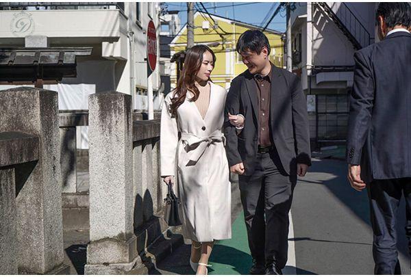 DLDSS-513 "My Salary Went Up Again This Year," My Husband Said Happily, While I Was Being Cummed Inside By His Boss. 'I Want To Fall In Love' Exclusive Actress: 'Cumming Inside' Scene Released. Sakurazaka Fuuka Screenshot 1