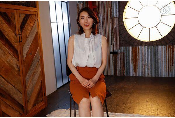 DLDSS-528 The Peak Of A 'high-class Beauty'—48 Years Old, Former Secretary. Miyagami Yuihana Debut: Unchanging Beauty, Evolving Libido. Screenshot 3