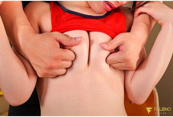 FNS-113 The Whole Story Of How My Favorite Track And Field Club Member, A Braless Girl, Was Turned Into A Meat Masturbator By A Nasty Senior Who Had Her Nipples Rubbed And Developed. Yoshizawa Ria Screenshot 6