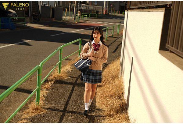 FNS-229 Misaki Sonoka, The Younger Sister, Awakens To The Pleasure Of Sexual Release After Being Forced To Use Her Breasts As A Sex Toy By Her Hikikomori Brother Who Rides Her On Top And Gives Her A Titjob. Screenshot 1