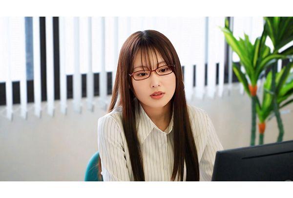 FTHTD-224 The Hidden Side Of A Power-Harassing Female Boss: While She Harshly Treats Her Subordinates And Even Denigrating Their Personalities, She's A Submissive Toy In Front Of The President - Mayu Hazuki Screenshot 1