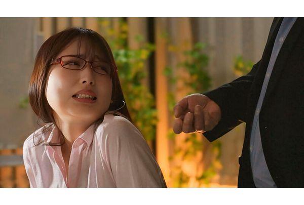 FTHTD-224 The Hidden Side Of A Power-Harassing Female Boss: While She Harshly Treats Her Subordinates And Even Denigrating Their Personalities, She's A Submissive Toy In Front Of The President - Mayu Hazuki Screenshot 14