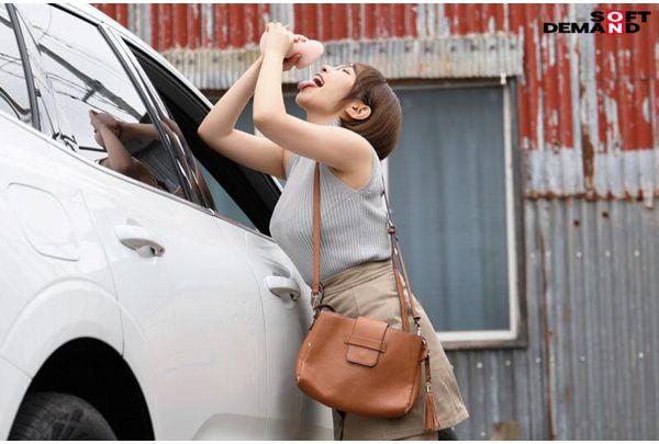 SDDE-760 A Woman Who Can Stop Time Actually Exists! A Plain Office Lady Who Is Too Serious Loves Stinky Dicks! Special Fetish: After Extracting Semen, She Marks With Pee! Edition: Shishido Riho Screenshot 2