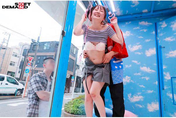 SDMM-212 Magic Mirror Number Bus: You Absolutely Mustn't Get Too Excited!!! With Your Beloved Boyfriend, You'll Be Playing A Tickling Endurance Game 30cm Behind A Mirror, Where A Skilled AV Actor Will Tease You To Your Heart's Content With His Amazing Skills!!! Featuring 5 Girls With Beautiful Off-the-shoulder Collarbones Screenshot 2