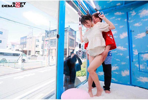 SDMM-212 Magic Mirror Number Bus: You Absolutely Mustn't Get Too Excited!!! With Your Beloved Boyfriend, You'll Be Playing A Tickling Endurance Game 30cm Behind A Mirror, Where A Skilled AV Actor Will Tease You To Your Heart's Content With His Amazing Skills!!! Featuring 5 Girls With Beautiful Off-the-shoulder Collarbones Screenshot 12