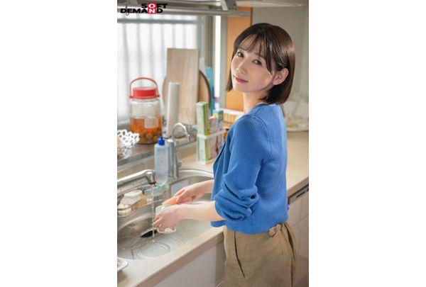 SDNM-541 Kumi Koizumi, 41, A Brave Mother Raising A Fifth-grade Daughter In Zushi, Kanagawa Prefecture. She Wants To Immerse Herself In This World A Little Longer. Squirting, Restraints, And Saliva Exchange. A Record Of Her Indulging In Pleasure-filled Adultery At Home Until She Picks Up Her Daughter From Cram School. Screenshot 12