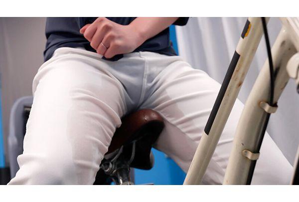 SGKI-100 Magic Mirror Bus X Acme Bicycle - Mama-chari (bicycle) Housewives Only - In Public!? - Orgasm After Orgasm With A Vigorous Piston And Massive Squirting Climax!! Screenshot 5