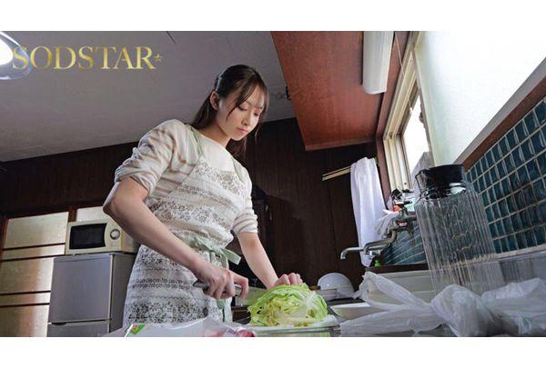 START-411 A Working Factory Girl Is A Dorm Mother For A Day! Let SODSTAR's Amane Kanna Take Care Of You At The Factory Housing! Before Work And After Coming Home, She'll Give You A Handjob! 5 Girls, 10 Shots To Release Stress Screenshot 14
