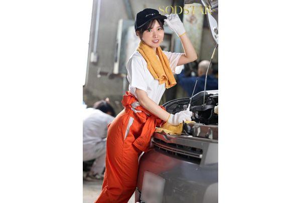 START-646 Haru Shibasaki, A 26-year-old Female Mechanic, Also Takes Care Of The Sexual Needs Of The Male Employees Working At Her Family's Auto Repair Shop. Screenshot 9
