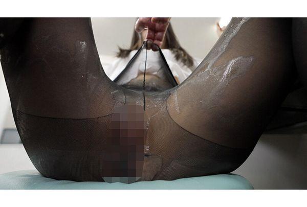 SW-1009 I Worked Hard In Order To Have Sex With My Admired Female Boss, And As A Reward I Got To Cover Her Black Pantyhose In Lotion And Stick My Dick In Them! Screenshot 18