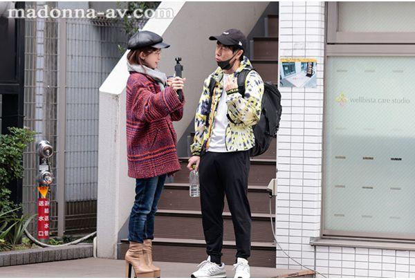 ACHJ-066 Minami Kojima's First Appearance On Achijo!! A Male Actor's SNS Barge-in Pick-up ~Mina Kojima Shows You All Of Her Amazing Mature Techniques SPECIAL~ Screenshot 12