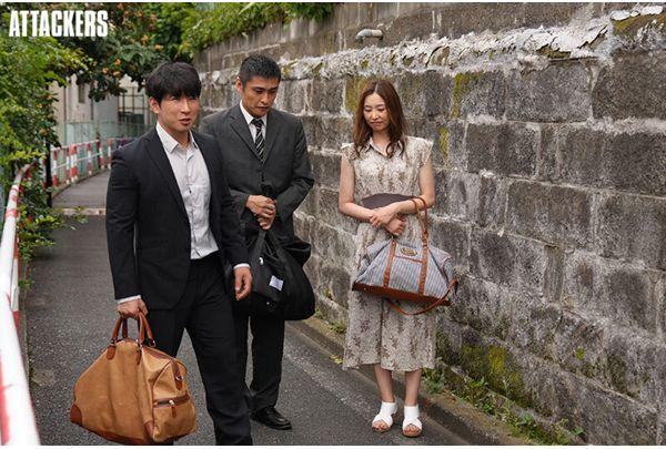 ADN-745 Offer Up Your Wife Or Get Fired From Your Job? Forced To Make The Ultimate Choice, He Has No Choice But To Offer Up His Wife To His Virile Boss On A Hot Spring Trip. Screenshot 9