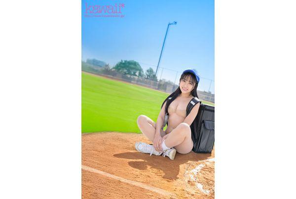 CAWB-022 Despite Her Small Stature, She Can Carry Anything! This Super Popular Influencer Salesgirl, Who Frequently Appears On TikTok And Live Broadcasts, Has An Insane Sex Drive And Her Pussy Gets Wet Every Day, Leading To Her Secret AV Debut: Shiratsuki Satomi Screenshot 3