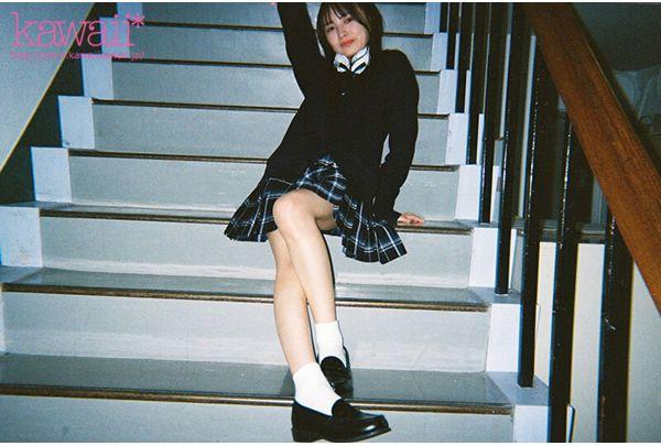 CAWD-960 A Group Of Four High School Girls From A Tokyo Metropolitan Coeducational School Who Go Home After School Break The Rules. Karin-chan, Meisa-chan, Yuna-chan, And Itsuki-chan Screenshot 7