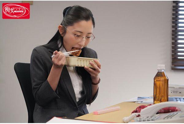 CJOD-518 When She Gets Drunk, She Transforms Into A Total Pervert. This Plain-looking, Bespectacled, Big-breasted Office Lady Drained Me Of My Sperm All Night Long With Her Vulgar French Kissing And Beastly Cowgirl Position. Kitano Mina Screenshot 1