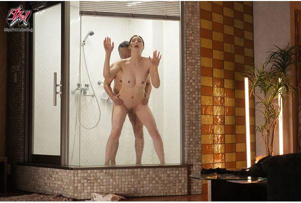 DASS-805 Torrential Rain On A Business Trip. I Got Drunk In Front Of My Boss, Whom I Hate... Suddenly We Were Sharing A Room. Even After Dawn, We Were Still Devouring Each Other In A Sweaty Creampie Sex Session, Our Saliva Still Thickly Intertwined. Shiramine Miu Screenshot 9