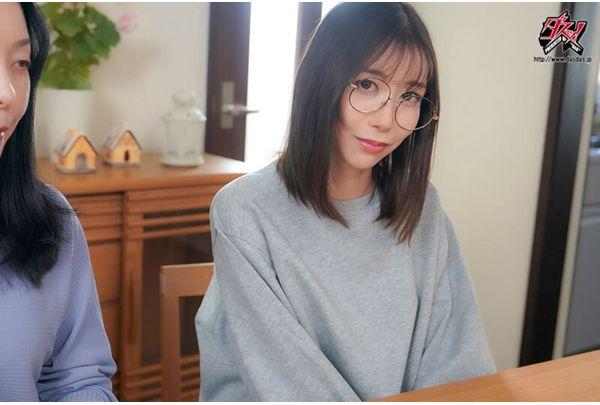 DSOD-076 A Gloomy, Big-breasted, Bespectacled Older Sister Whispers To The Man, "Are You Holding Back From Cumming? That's So Precious," Shattering His Self-control And Leading To Multiple Internal Ejaculations In This Extreme, Lustful POV Video Featuring Kurokawa Sumire. Screenshot 13