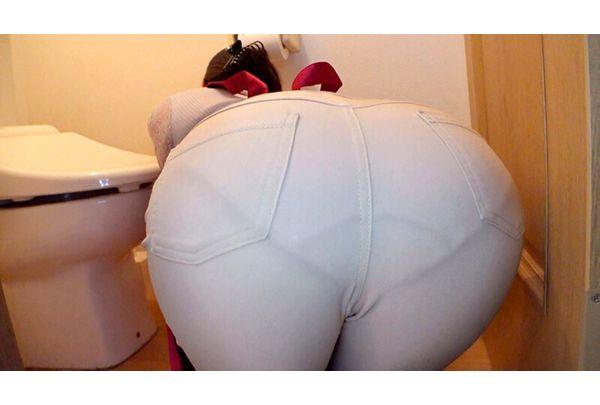 DVMM-335 Fair-skinned, Big-assed Housewife Gets An Instant Fuck! The Next Day, A Married Woman Who Is Addicted To Big Dicks Comes Over Without Permission, So I Creampie Her Many Times Until I'm Satisfied 47 Yuki Yoshizawa Screenshot 5