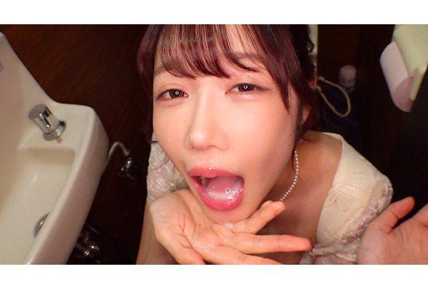 DVMM-410 Documentary About A Working Woman's AV Debut: Akari (21 Years Old), The No. 1 Hostess At A High-class Club. With Her Translucent Skin, Moist Eyes, And Lustrous Hair, This Perverted Beauty Who Loves Fellatio And Cum Swallowing Makes Her One-time AV Debut. Screenshot 8