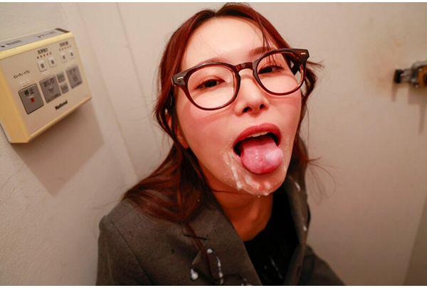 DVMM-414 By Day, She's A Quiet And Serious Senior Office Lady, But By Night, She's An Insatiable Fellatio Fanatic. Every Night At The Office, She Savors And Sucks Her Junior's Dick Dry, Working Overtime Without Giving Him A Blowjob! Her Beautiful Face Is Covered In Sticky, Gooey Semen As She Lets A Massive Amount Of Semen Cum Into Her Mouth, Finally Satisfying Her. Hibiki Ren Screenshot 11