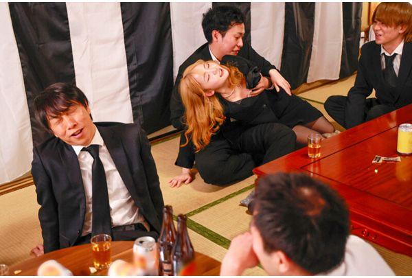 DVMM-440 Blonde, Mourning-clothed Gal. Megumi, 24, A Former Baseball Team Manager, Was Plied With Alcohol Until She Blacked Out By Her Club Teammates She Hadn't Seen In 6 Years, And Was Then Subjected To A Gangbang Orgy With Multiple Ejaculations Inside Her. Screenshot 7