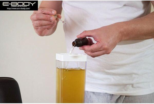 EBWH-294 Fumika Kashiwagi, A Modest Wife With Big Breasts, Is Given An Aphrodisiac In Every Way Possible, And After 100 Days Her Uterus Is Drowned In Her Father-in-law's Penis. Screenshot 5