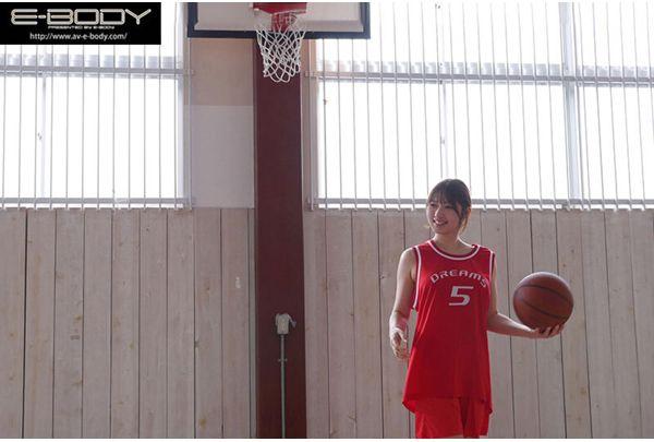 EBWH-382 That Female College Basketball Player Is A Beautiful Half-Hungarian With Blue Eyes, Standing 170cm Tall, And Has Huge G-cup Breasts When She Undresses. Hayase Seina Makes Her AV Debut. Screenshot 6