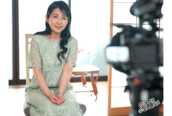 JRZE-255 First Shoot Of A 50-Year-Old Wife Document Chihiro Takemiya Screenshot 4