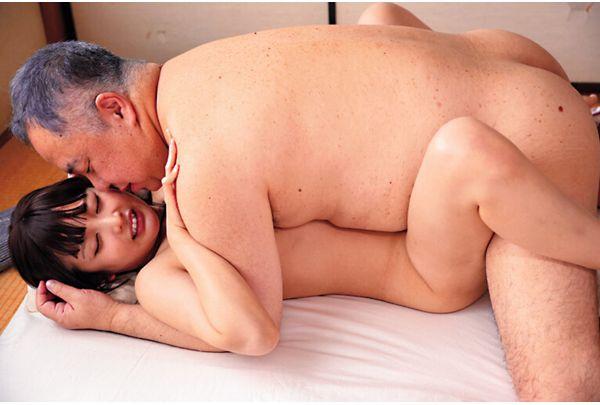 HZGD-315 I Was Physically Unable To Stand It And Despised My Creepy Stepfather, But I Ended Up Falling For His Techniques And Cock And Cumming Like Crazy... Mayu Horikita Screenshot 16
