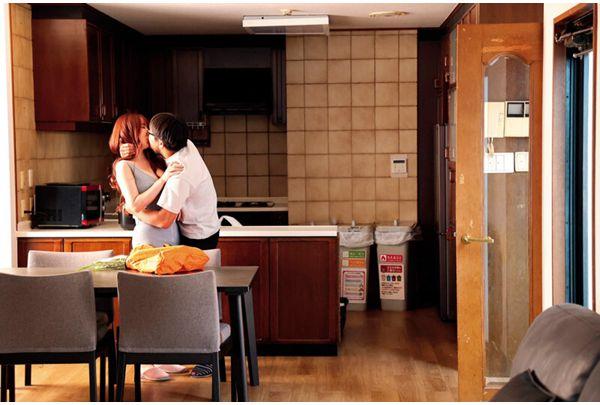 HZGD-332 Yui Hatano, A Step-son Who Has Been Shut Up In His Room For The First Time In Five Years, Is A Sexually Insatiable Monster Who Drives His Mother To Orgasm With Continuous Sex Without Pulling Out. Screenshot 16