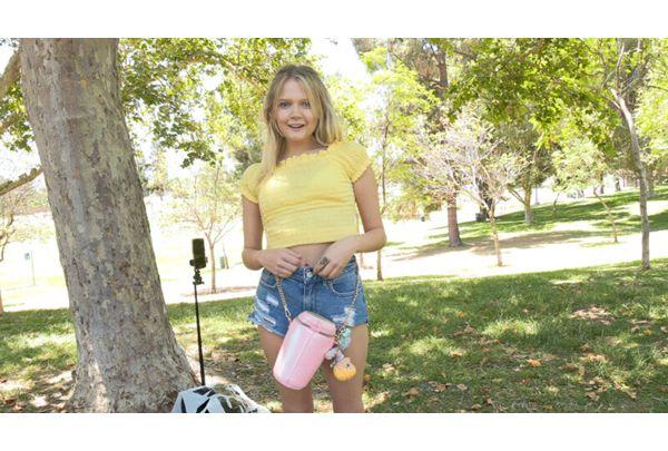 HIKR-250 Reunited After 2 Years, She Awakens!? Legal Lolita T●kT●ker Turns Lewd And Splashes To The Limit! Coco (25) Screenshot 14