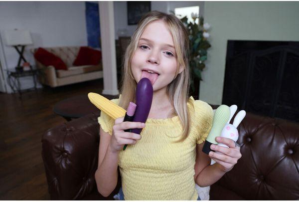 HIKR-250 Reunited After 2 Years, She Awakens!? Legal Lolita T●kT●ker Turns Lewd And Splashes To The Limit! Coco (25) Screenshot 19