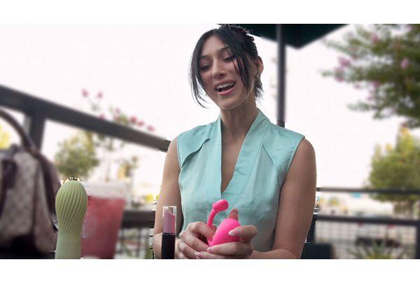 HIKR-252 A Beautiful Wife Indulges In Forbidden Pleasure... Her First Experience With Japanese Toys Leads To Creampie Sex With Her Jiggling Breasts! Alex (28) Screenshot 15