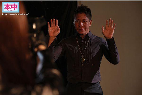 HMN-850 Secret Agent VS Aphrodisiac Stopper: Aphrodisiac-induced Sexual Development In Stopped Time, Followed By 300 Times The Sensitivity And Accumulated Pleasure Upon Time's Release, Leading To 20 Ejaculations Inside Ren. Screenshot 7