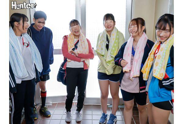 HUNTC-379 The Swimming Club Is Cleaning Up The Training Camp! I Can't Stop Getting An Erection When I See The Girls In Their Swimsuits Sticking Out... I'm The Only Guy In The Swimming Club At The Training Camp! 4 Screenshot 8