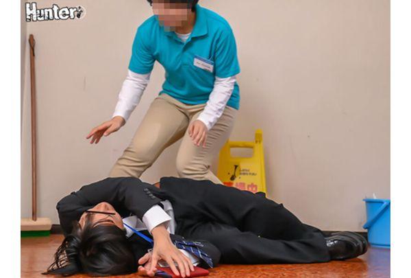 HUNTC-469 What!? 80%? What Is This Number? A World Where The Probability I Could Fuck A Girl Is Showing Above Her Head, And I'm The Only One Who Can See It! - Office Ladies Edition 02 Screenshot 8