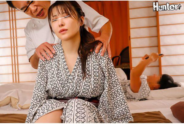 HUNTC-569 "Please... Rub Them More," She Pleads, As She Receives A Massage At A Hot Spring Inn While Her Boyfriend Sleeps Beside Her. A Couple Arrives At A Hot Spring Rumored To Give Women Beautiful Breasts. After Bathing, They Receive A Treatment Said To Double The Effect, And The Boyfriend Falls Asleep Beside Her. The Esthetician's Hands Then Begin To Knead Her Breasts More And More Intensely... Screenshot 8