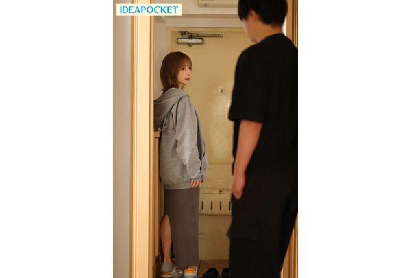 IPZZ-597 A Secret Between Me And Kanachan That I'll Take To The Grave. The Night My Best Friend's Girlfriend Was So Cute Without Makeup That I Impulsively Slept With Her. Kana Momonogi Screenshot 1