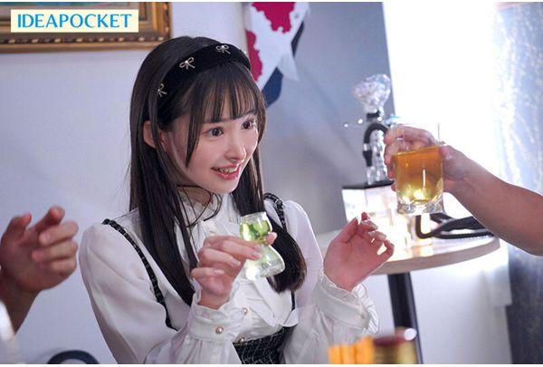 IPZZ-811 This Innocent Idol Gets Drunk At A Party And Turns Into A Slutty Bitch Who Eats All The Dicks Of People Involved!? This NTR Video Is Sure To Set Social Media On Fire - Yamada Suzuna Screenshot 6