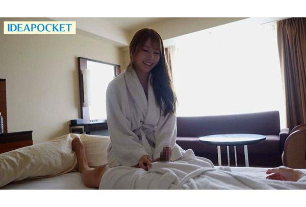 IPZZ-842 Hey, Wanna Have Sex? I Ended Up Going To A Love Hotel With My Female Friend Of 10 Years, With Whom I Can Talk About Anything, While We Were Drunk... I Was Confused By The New Level Of Intimacy, But I Couldn't Control My Excitement Because She Was So Sexy, And We Had Sex Over And Over Again That Night. Nishimiya Yume Screenshot 11