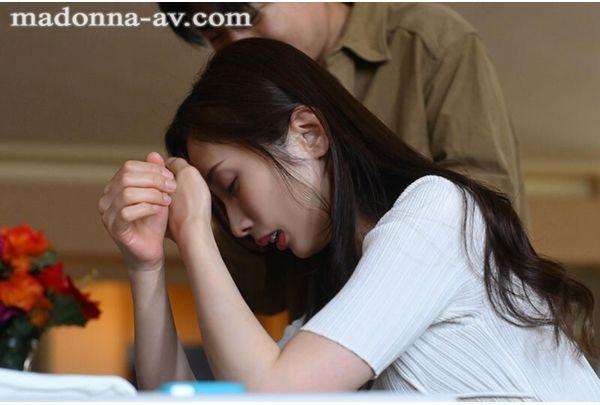 JUR-523 Cuckold Skewer Gangbang: Please Violate My Beloved Wife To The Depths. Cuckold Husband Makes Wife Gangbanged By Other Men!! - Kyouka Shiori Screenshot 3