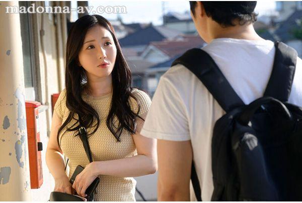 JUR-587 Carried Away By Her Sweet Whispers, I Became Addicted To Sex With Married Women, Staying At Home Until I Ended Up Repeating A Year At University... Natsume Reika Screenshot 1