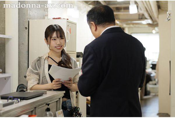 JUR-666 "Absolutely, Absolutely... You Mustn't Make A Sound, Okay?" I Work In The Beauty Industry, And One Day I Suddenly Found Myself Getting Close To The Manager, Mei. Even After Closing Time, And During Business Hours... I'm Drowning In A Passionate Double Affair. Satsuki Mei Screenshot 1