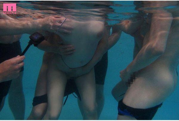 MIDA-392 The New Female Swimming Club Teacher Is Gang-raped By The Slutty Male Swimming Club Members, Who Are Able To Use Their Numbers To Rape The Short I-cup Loli Busty Coach. Screenshot 8