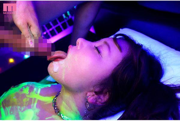 MIDA-630 "Hey, I'm Bored... Why Don't We Get High Together?" I Was Seduced By A Frustrated, Busty, High-class Celebrity Wife Who Lives Nearby, And I Fell Into A Drug-fueled Tit-fucking, Drug-fueled Sex Session... Screenshot 2