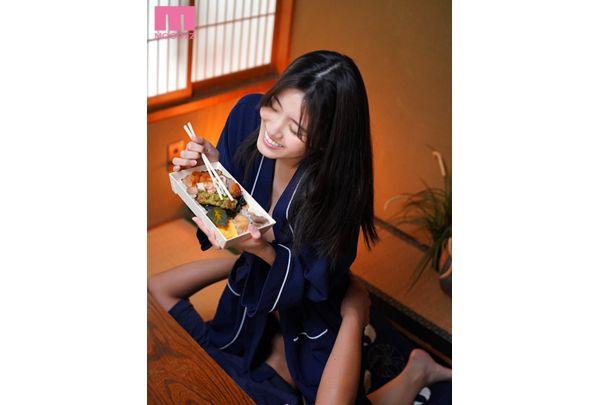 MIDE-978 Waist Swinging Drowning In Pleasure Non-stop Kimeseku Body Fluid Covered Endless Squirting Orgasm Nao Jinguji Screenshot 6