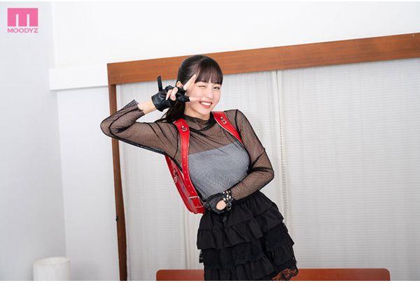 MIFD-627 Oh, Did You Notice? Idol Who Has Been Active For 4 Years And Made Her Major Debut Makes Emergency AV Debut Honjo Hana Screenshot 3