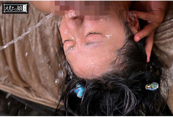 MISM-432 (I'm From The Toilet.) I Drink All 8840ml Of Concentrated Urine From 16 Male Actors. A Woman Who Drinks Urine And Feces Deep In Her Throat. Screenshot 8